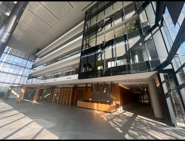 1,555M² OFFICE TO LET IN ROSEBANK